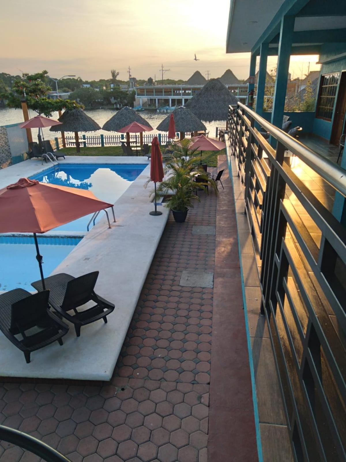 Hotel La Cueva Del Pirata กาสซีตาส ภายนอก รูปภาพ