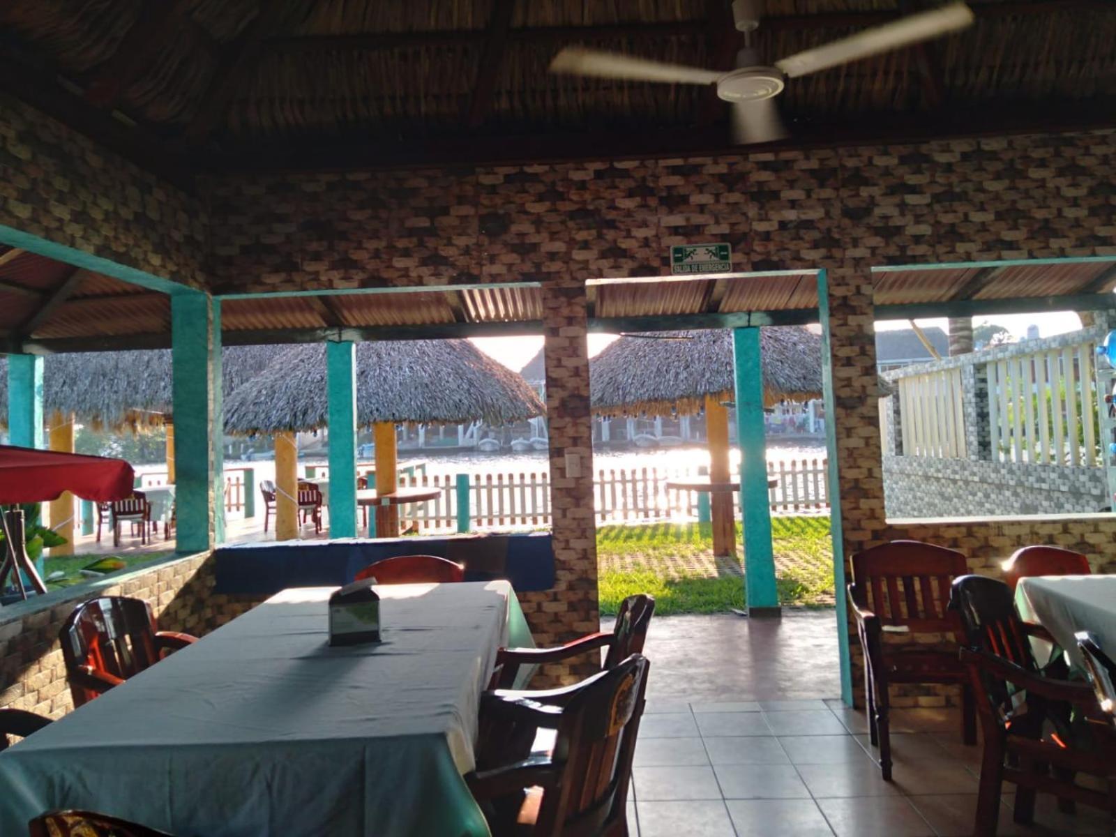 Hotel La Cueva Del Pirata กาสซีตาส ภายนอก รูปภาพ