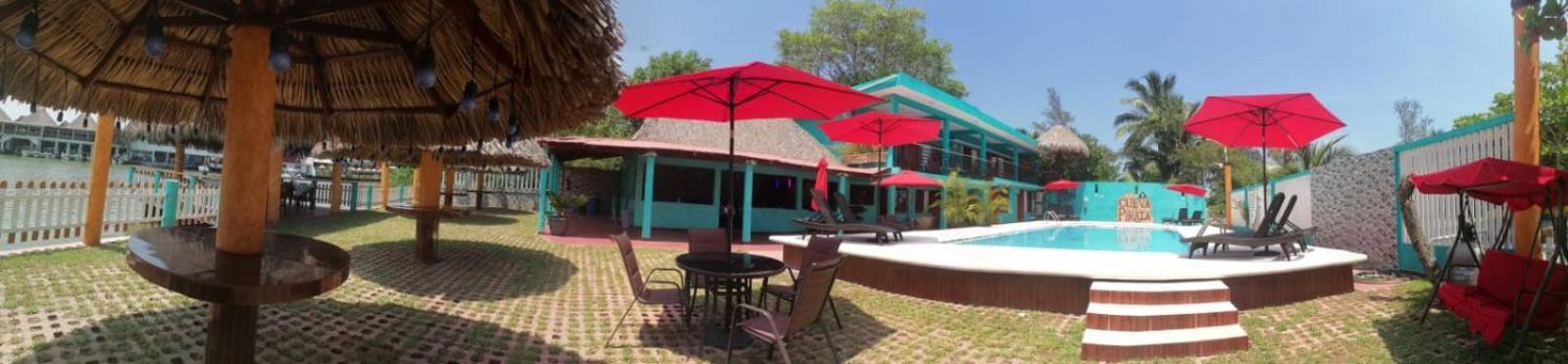 Hotel La Cueva Del Pirata กาสซีตาส ภายนอก รูปภาพ