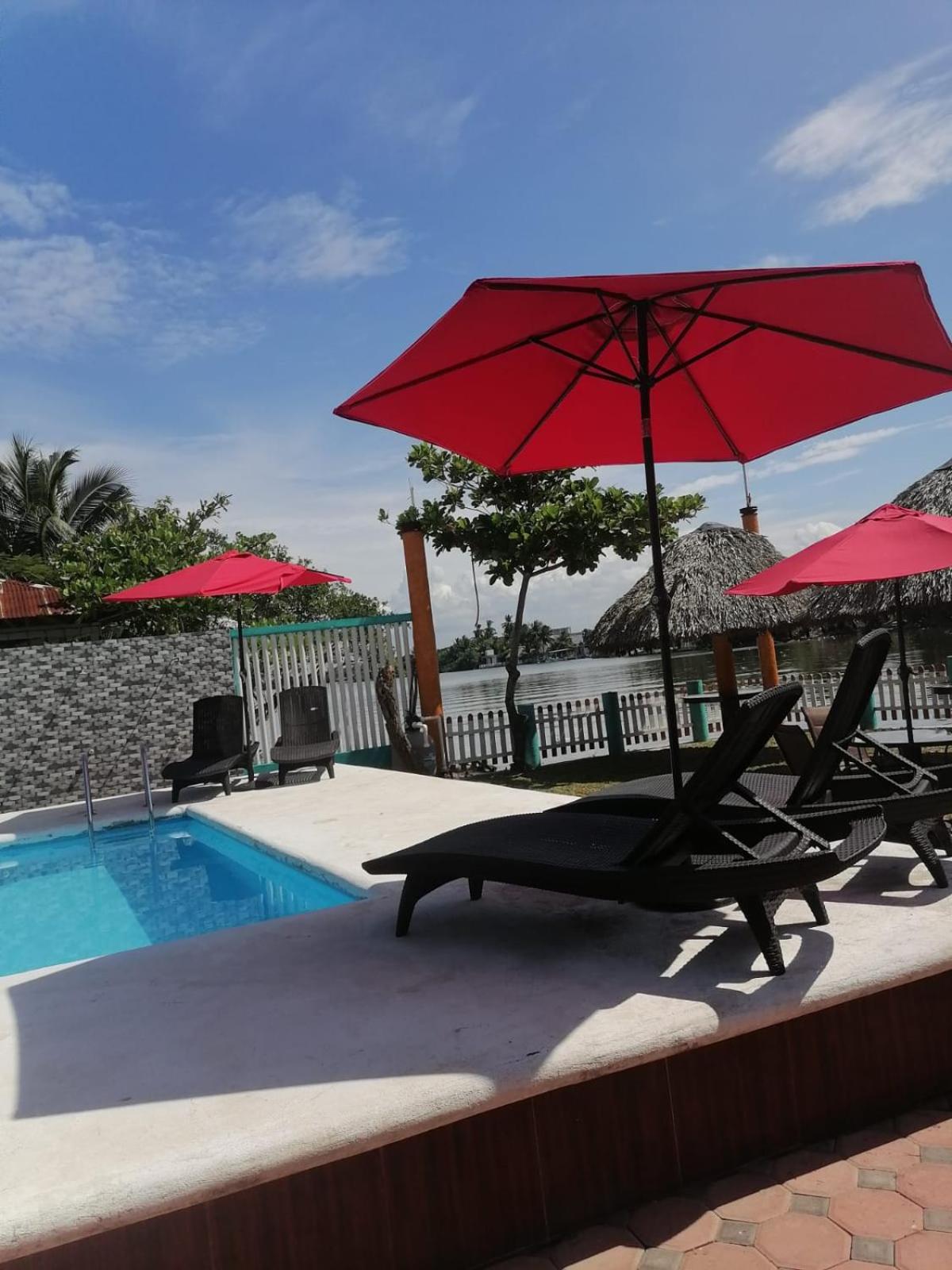 Hotel La Cueva Del Pirata กาสซีตาส ภายนอก รูปภาพ