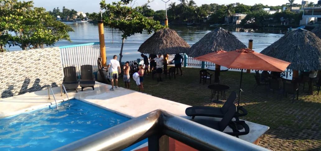 Hotel La Cueva Del Pirata กาสซีตาส ภายนอก รูปภาพ