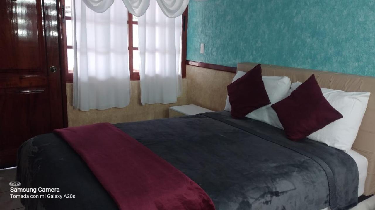 Hotel La Cueva Del Pirata กาสซีตาส ภายนอก รูปภาพ