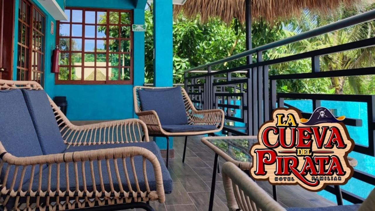 Hotel La Cueva Del Pirata กาสซีตาส ภายนอก รูปภาพ