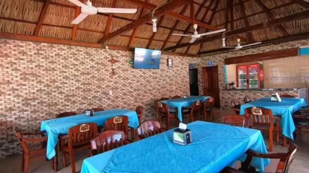 Hotel La Cueva Del Pirata กาสซีตาส ภายนอก รูปภาพ